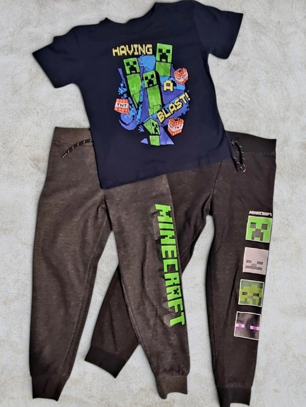 Minecraft Mad Engine Gamer Boys Clothing Bundle - 2 Sweatpants & Tee - Size 6